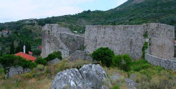Le fortificazioni del paese di Stari Bar