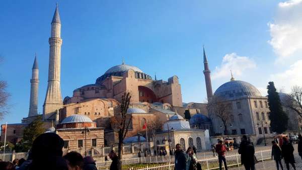 Ayasofya (řecky Hagia Sofia, chrám Boží Moudrosti)