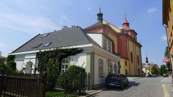 Straße durch die Kostelní-Straße