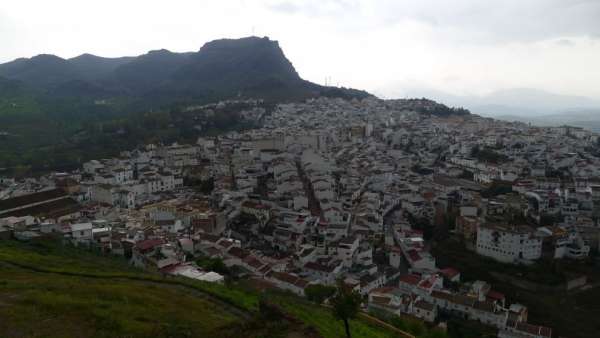 Blick auf Alora und den Hacho-Hügel