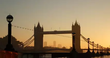Walk along the Thames