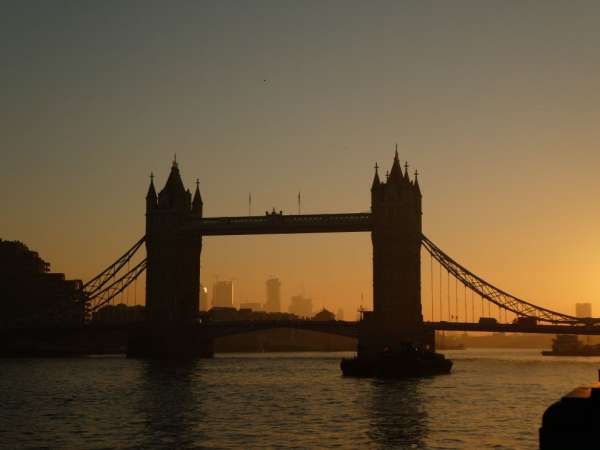 Widok na Tower Bridge