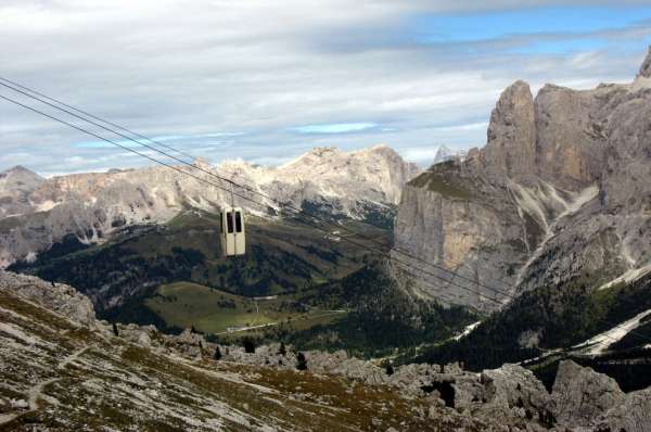 Camino por el teleférico