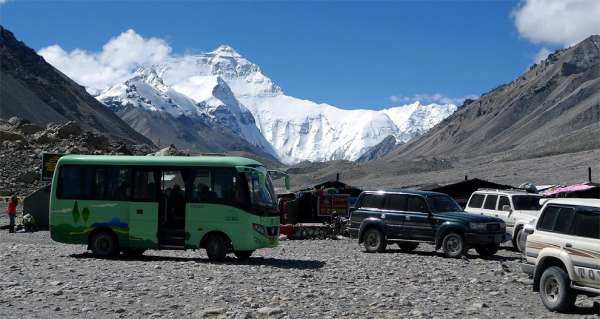 Car park under Everest