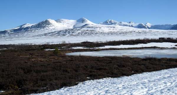 View of the peaks of Rondane