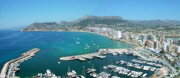 Views of the harbor and the center of Calp