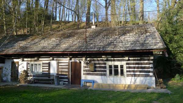 Belle cabane en rondins