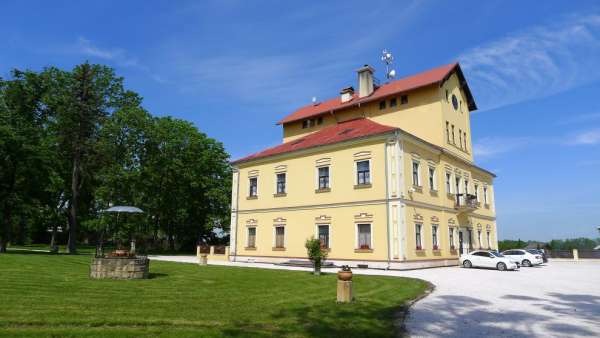 Tuř Castle