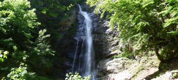 Wanderung zum utov-Wasserfall