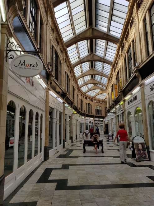 Paseo comercial: el centro comercial Royal Arcade