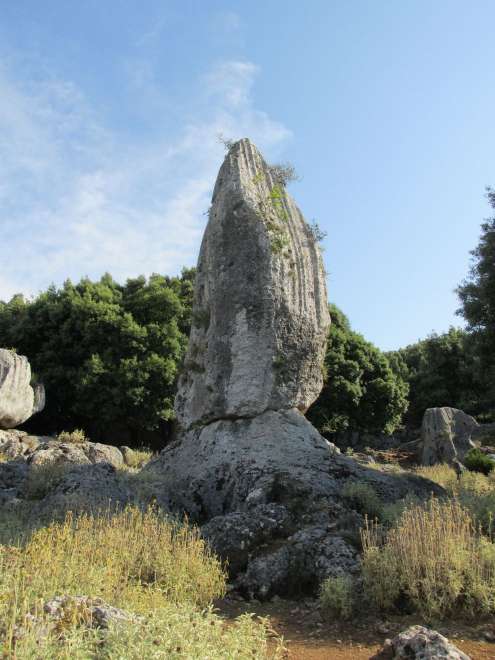 Anogi - menhir