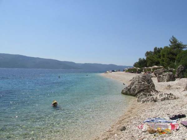 Strand von Aspros Gialos