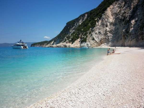 Baia di Afales - in barca - Platia Ammos