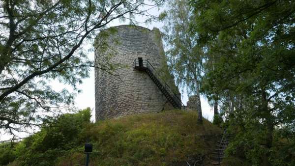 Sob a torre do castelo