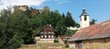 Zwiedzanie ruin zamku Jestřebí