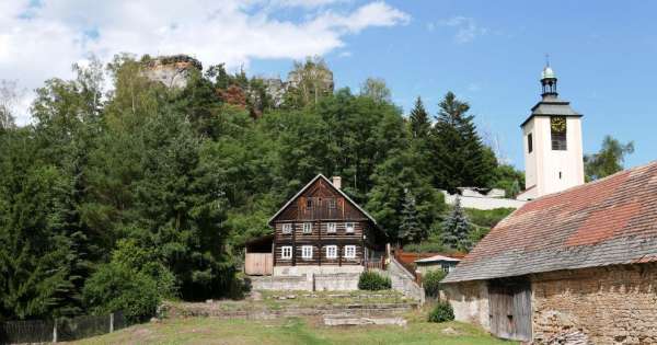 Blick auf die Burg Jestřebí