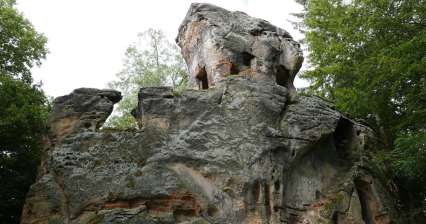 Un tour del castello rupestre di Svojkov
