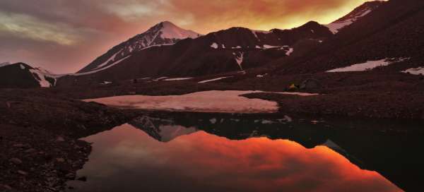 Beklimming naar Pik Sovětov (4317 m boven zeeniveau): Accommodaties