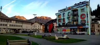 山岳リゾートアローザでの予期せぬ出会い