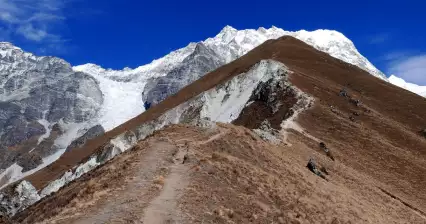 Ascenso a Kyangin Ri