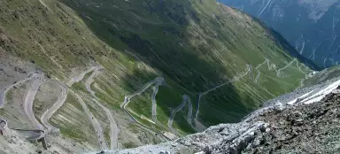 イタリアで一番高いところを通る道路