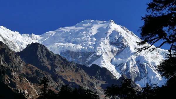 Widok na Langtang Lirung (7,227 m n.p.m.)