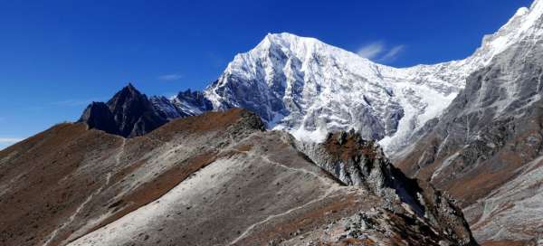 Sestup z Kyangin Ri do Glacier Valley