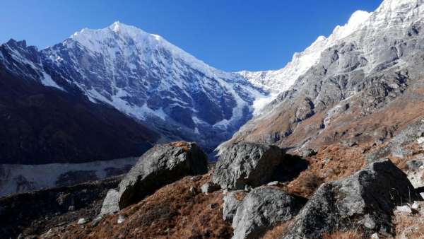 Langtang Lirung z punktu widokowego na lodowiec