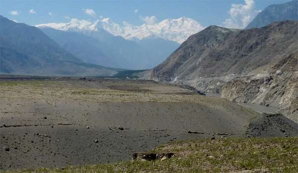 Nanga Parbat en el horizonte