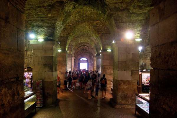 Entrada al metro de Split