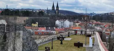 Gehen Sie vom Karlsplatz durch Charles