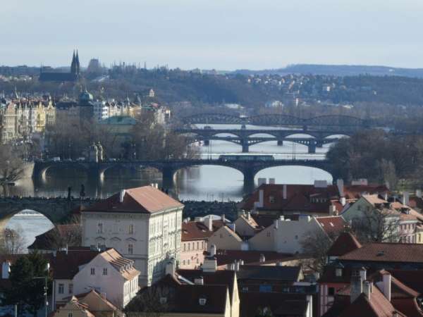 Vista de los puentes de Praga