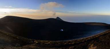 阿卡特南戈火山