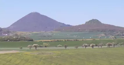 En bicicleta a Milešovka y Ostrý
