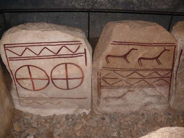 Decorative stelae