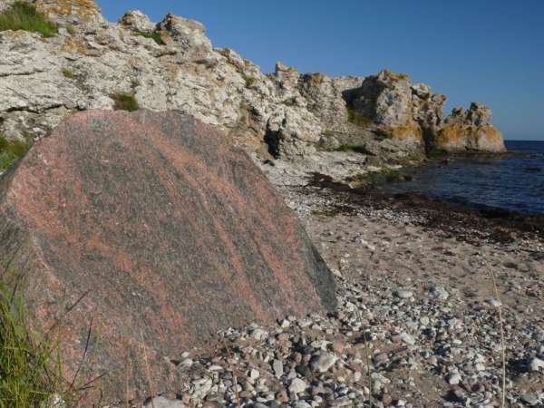 Wandering boulders