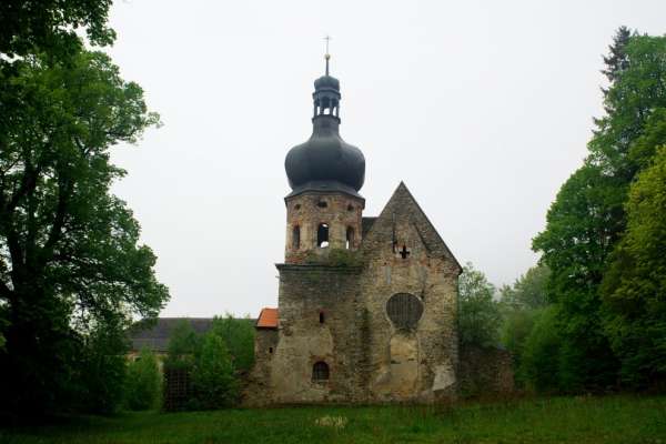 Augustiniánsky kláštor v Pivoni