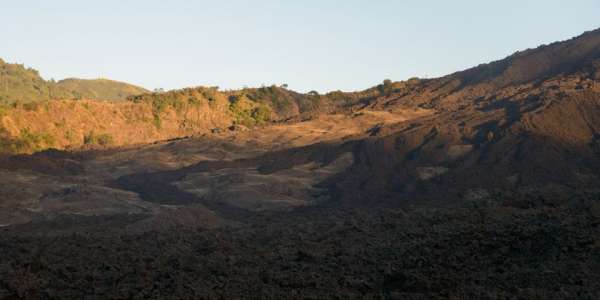 Um campo de lava solidificada