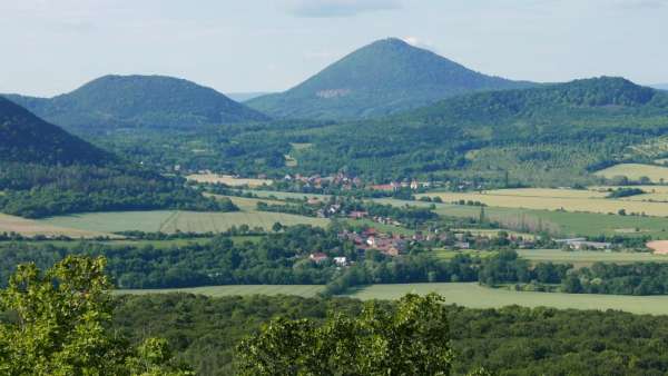 Blick auf Milešovka