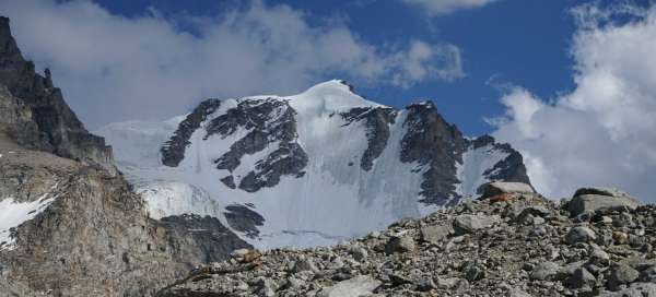 Ascent to Gran Paradiso (4061 m above sea level): Accommodations