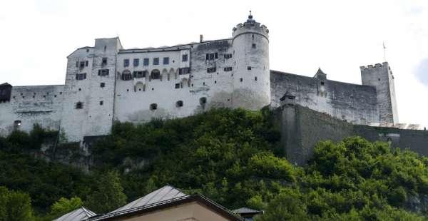 Bajo la fortaleza de Hohensalzburg