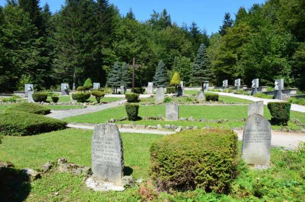 Monument en begraafplaats van Tsjechoslowaakse soldaten