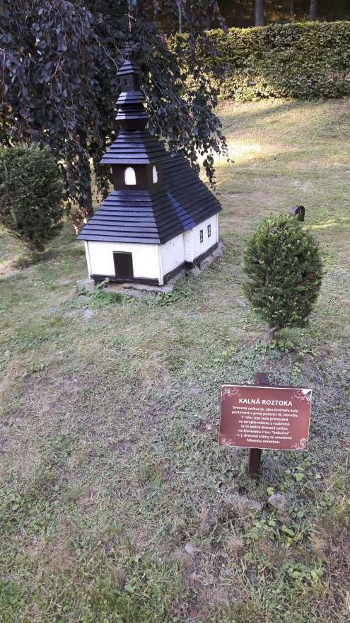 Drevené kostolíky v oblasti Poloniny