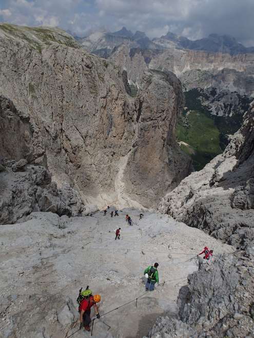 Descent of Valsetus Gorge