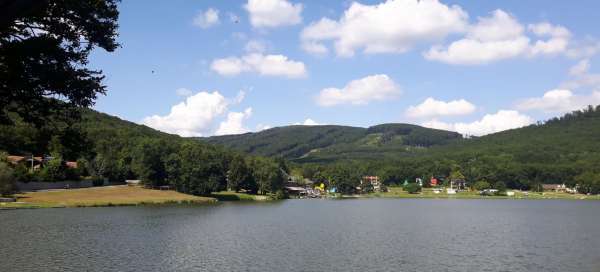 Lac de Vinian: Hébergement