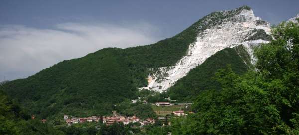 Steinbrüche auf Carrara-Marmor