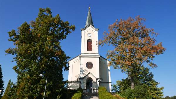 Iglesia de St. Juan el Bautista en Studenec
