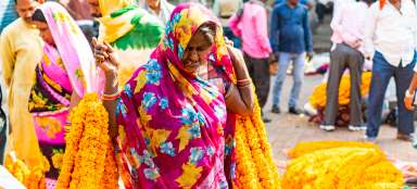 Marchés aux fleurs à Varanasi