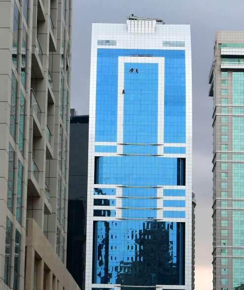 Skyscraper window washers