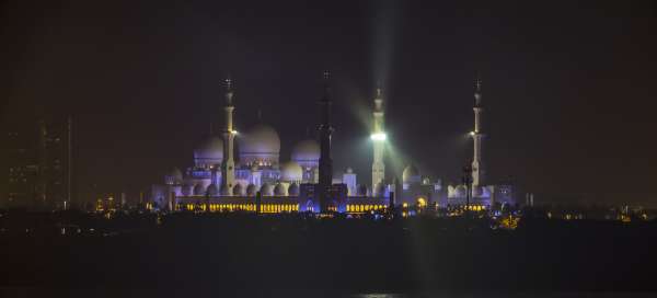 Sheikh Zayed Mosque v Abu Dhabi